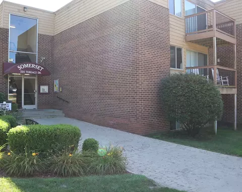 320 Terrace Dr, Flushing, MI 48433 photo 3