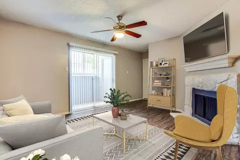 5644 Riverwalk Dr, Benbrook, TX 76109 photo 4