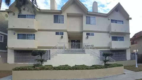 13042 Riverside Dr, Los Angeles, CA 91423
