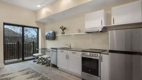 730 Leonard St NW, Grand Rapids, MI 49504