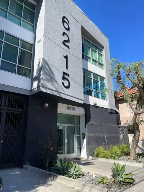 6215 Kester Ave, Los Angeles, CA 91411
