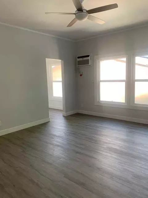 1047 Hyperion Ave, Los Angeles, CA 90029