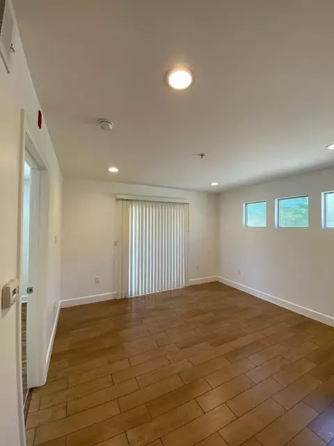 8421 Adams St, Paramount, CA 90723 photo 4