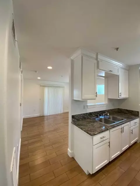 8421 Adams St, Paramount, CA 90723