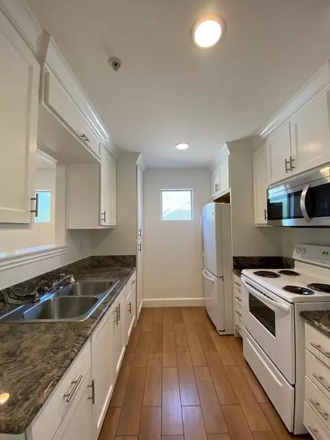 8421 Adams St, Paramount, CA 90723 photo 2