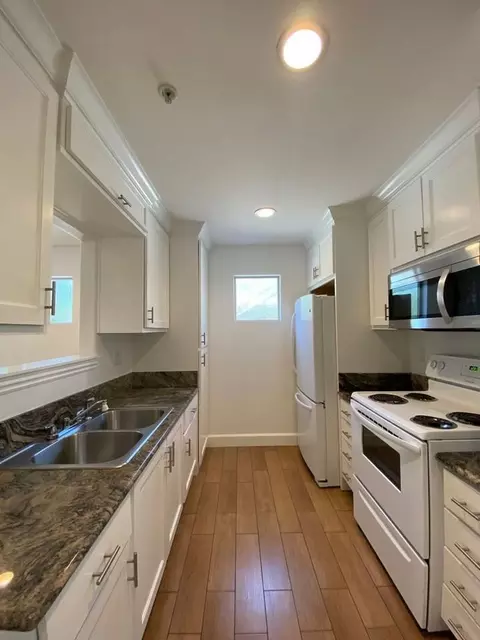 8421 Adams St, Paramount, CA 90723 photo 2