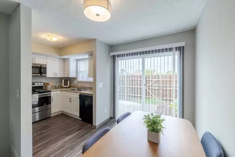 699 Wellingshire Blvd, Columbus, OH 43085 photo 4