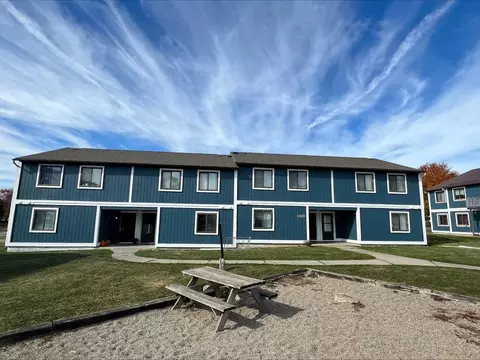 400 Oak Trl, Garrett, IN 46738