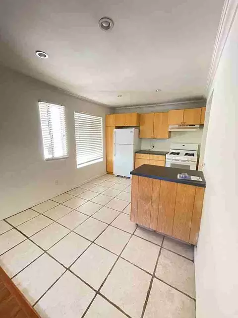 5326 Packard St, Los Angeles, CA 90019