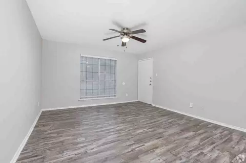 1002 S Edmonds Ln, Lewisville, TX 75067