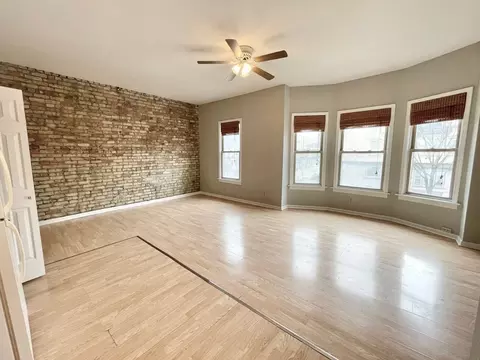 1718 E Lafayette Pl, Milwaukee, WI 53202