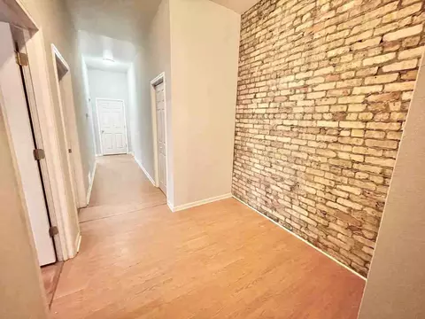 1718 E Lafayette Pl, Milwaukee, WI 53202