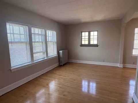 1720 E Newton Ave, Shorewood, WI 53211