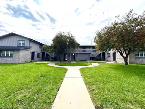 1705 E 24th Ave, Hutchinson, KS 67502