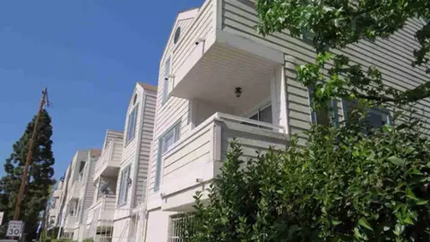 12101 Idaho Ave, Los Angeles, CA 90025