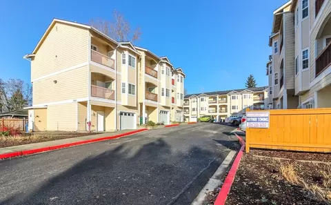 10830 SE 192nd St, Renton, WA 98055