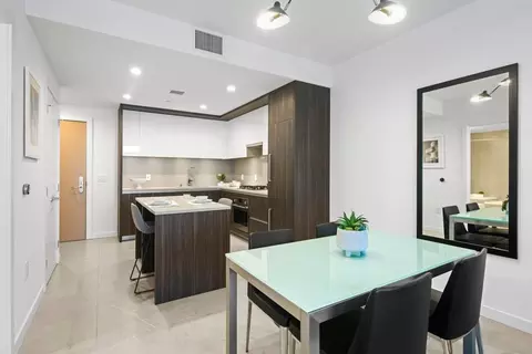 W 12th Pl, Los Angeles, CA 90015