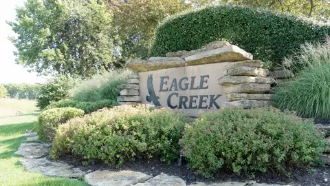 2231 SW Burning Wood Ln, Lees Summit, MO 64082