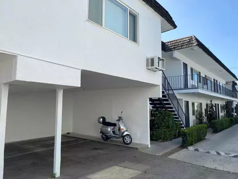 1621516221 Vanowen St, Los Angeles, CA 91406