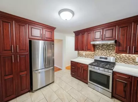 242 Munro Blvd, Valley Stream, NY 11581