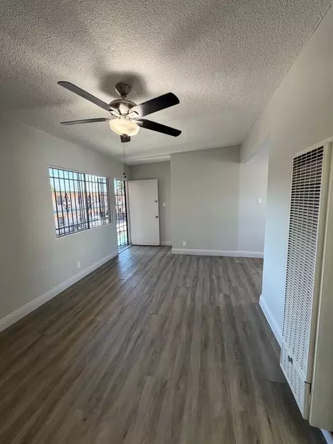 1338 W 57th St, Los Angeles, CA 90037