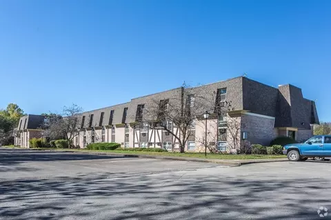 4151 Logangate Rd, Youngstown, OH 44505