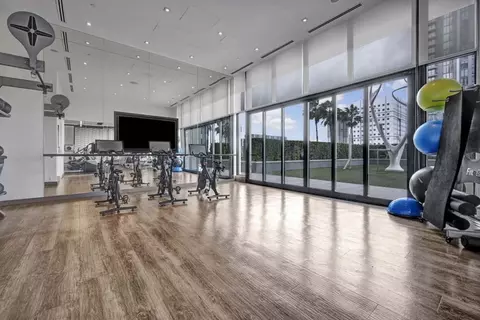 100 NW 6th St, Miami, FL 33136 photo 47