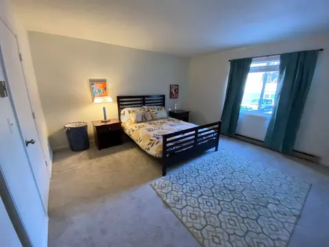 84 Buell St, Burlington, VT 05401 photo 2