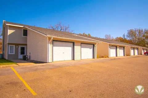 Charleston Court Apts & Ths, Lincoln, NE 68505 photo 21