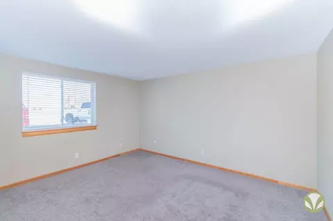 Charleston Court Apts & Ths, Lincoln, NE 68505 photo 10