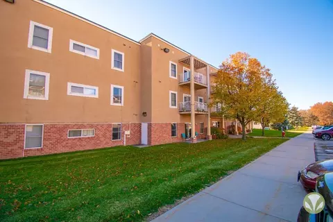 Charleston Court Apts & Ths, Lincoln, NE 68505 photo 19