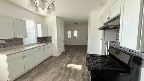8438 S Baltimore Ave, Chicago, IL 60617