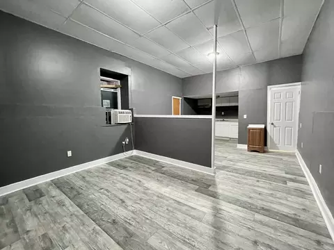 27 E 7th St, Chester, PA 19013