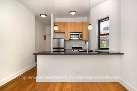 234 E 83rd St, New York, NY 10028