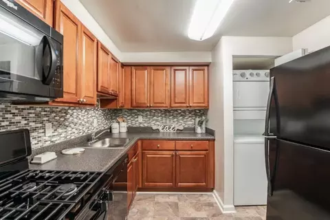 11932 Twinlakes Dr, Calverton, MD 20705 photo 3