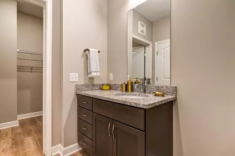 820 E Long St, Columbus, OH 43203 photo 8