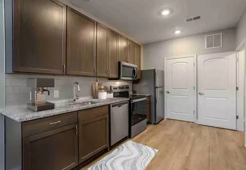 820 E Long St, Columbus, OH 43203 photo 54
