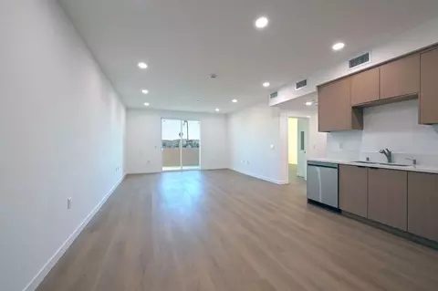 14606 Sylvan St, Van Nuys, CA 91411 photo 6