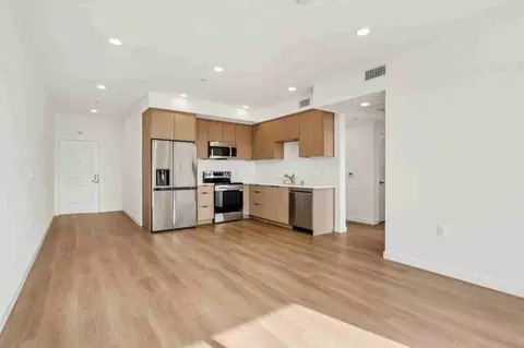 14606 Sylvan St, Van Nuys, CA 91411 photo 5