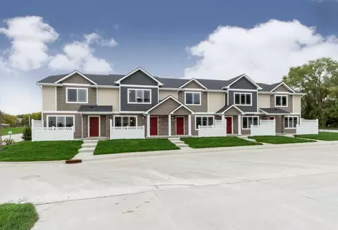150 S 26th St, West Des Moines, IA 50265