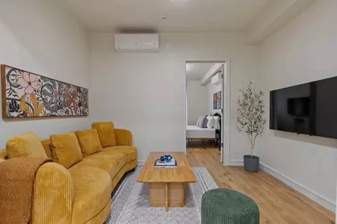 200 E 11th St, New York, NY 10003