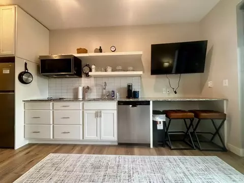 900 Leonard St NW, Grand Rapids, MI 49504