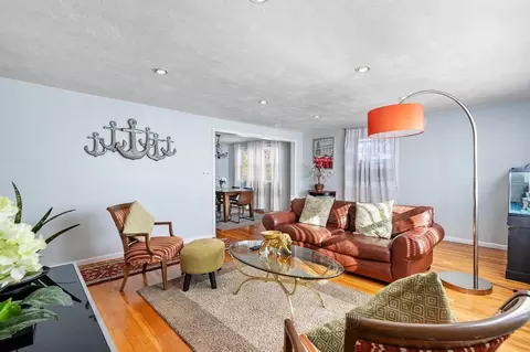 Brookline St, Watertown Town, MA 02472