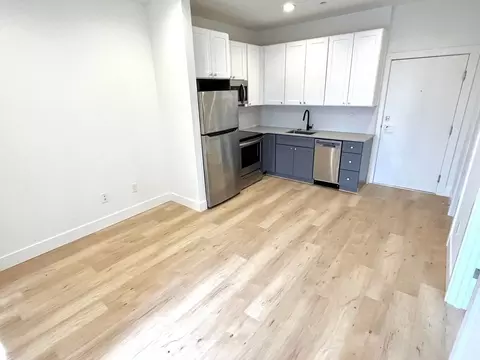 4415 SE 61st Ave, Portland, OR 97206 photo 4