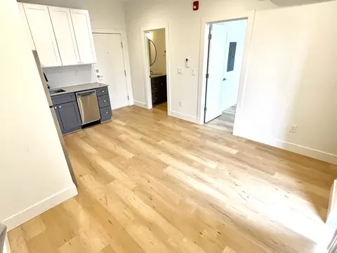4415 SE 61st Ave, Portland, OR 97206 photo 3