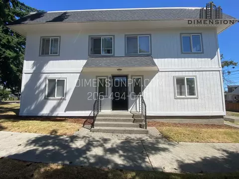 869 S 41st St, Tacoma, WA 98418