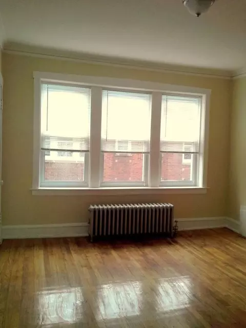 4014 W Melrose St, Chicago, IL 60641