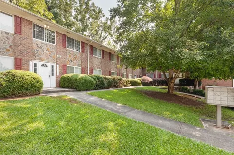 641 Powder Springs St SE, Smyrna, GA 30080