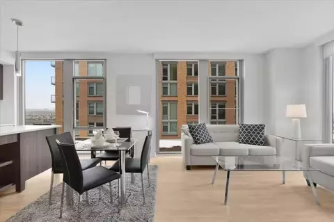 400 Army Navy Dr, Arlington, VA 22202