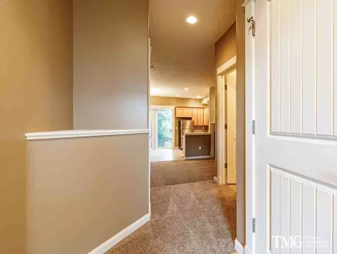 Se Chase Loop, Gresham, OR 97080 photo 5